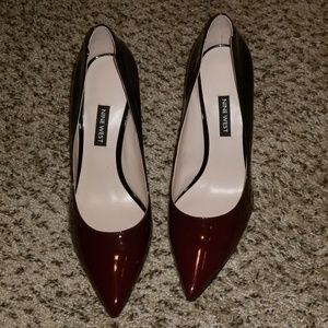 Nine west gradiant pumps from maroon to black
